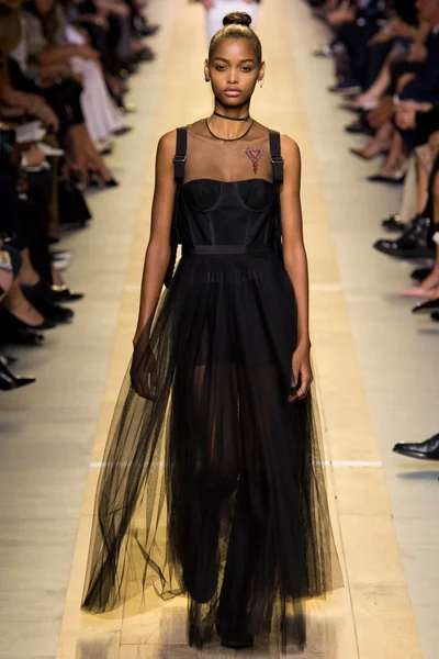 Look 28